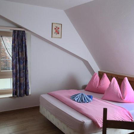 Gasthof Adler Frick الغرفة الصورة