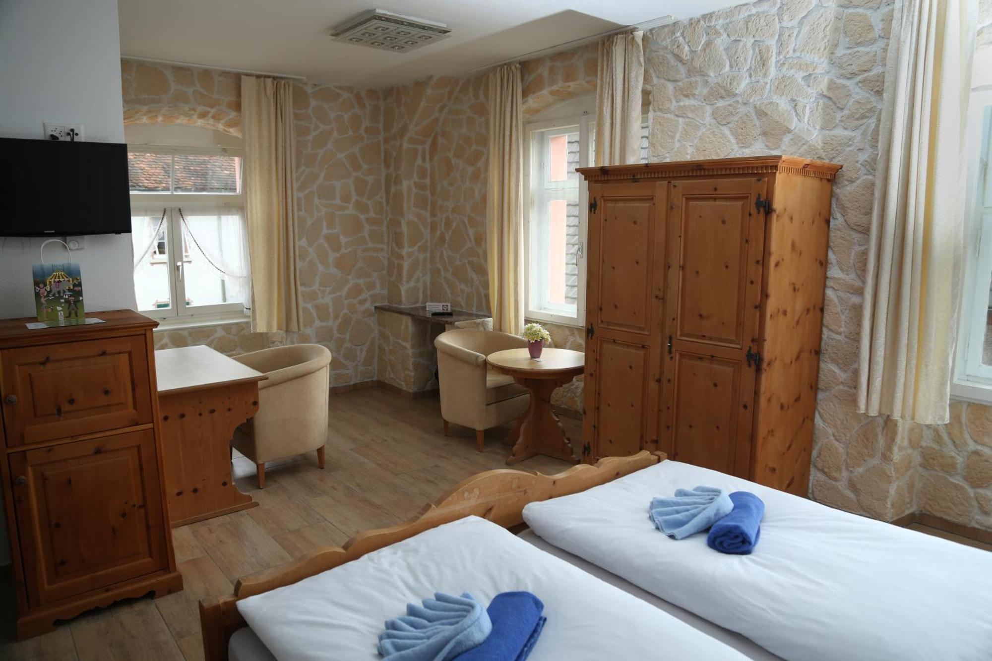 Gasthof Adler Frick الغرفة الصورة